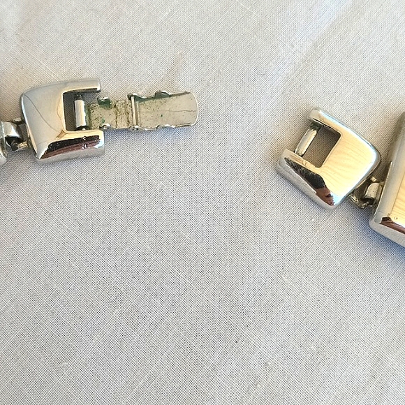 LCI Silver Tone 16 1/2" Choker Necklace - Picture 5 of 5